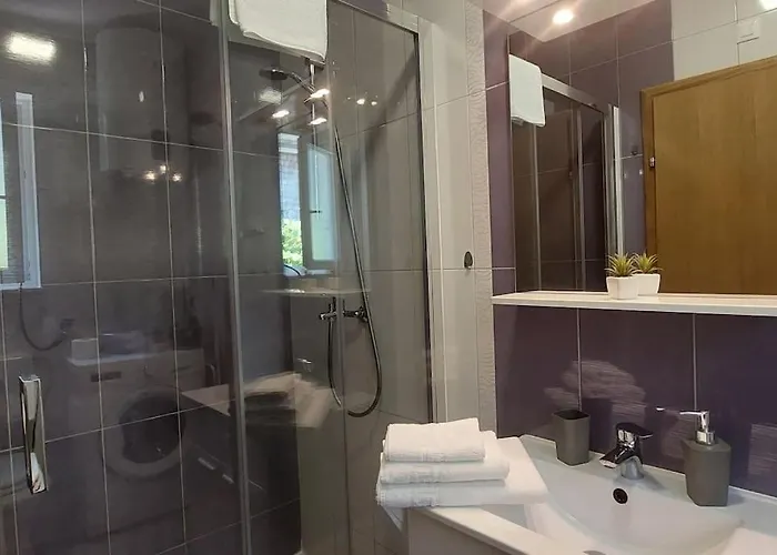 아파트 Infinity, Free Parking