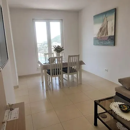 Apartment Infinity, Free Parking