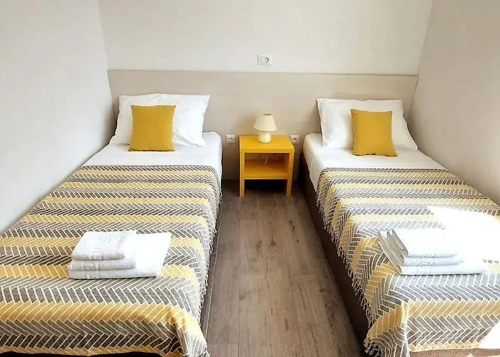 Infinity, Free Parking * دوبروفينك