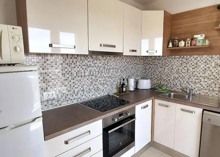 Infinity, Free Parking Διαμέρισμα