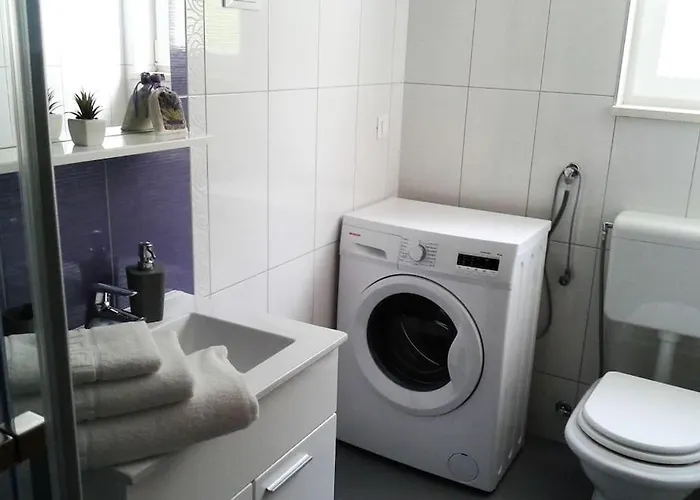 شقة Infinity, Free Parking