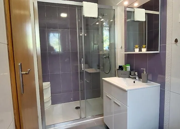 شقة Infinity, Free Parking