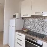 Infinity, Free Parking Apartman