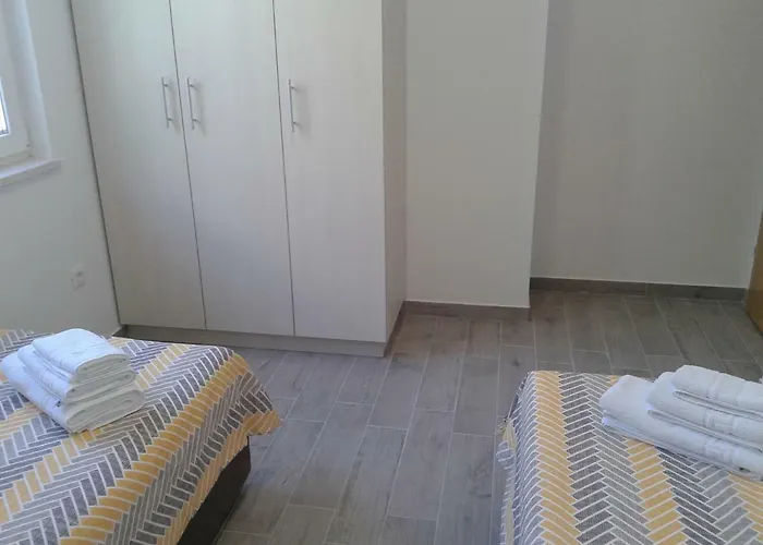 Infinity, Free Parking Appartement
